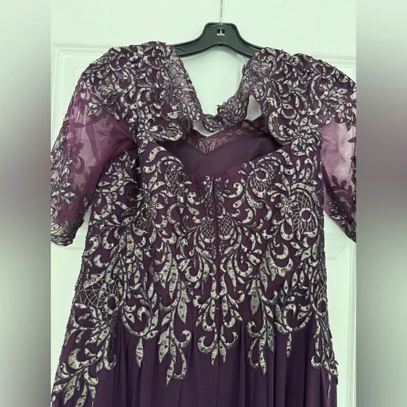 Elegant Purple Evening Gown - Picture 7 of 9